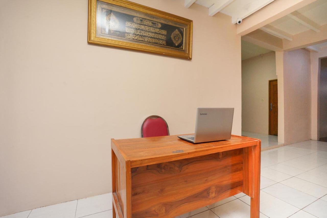 โอโย 2656 อัซ ซาห์รา เรสซิเดนซ์ ชาเรียะห์ Hotel สุราบายา ภายนอก รูปภาพ