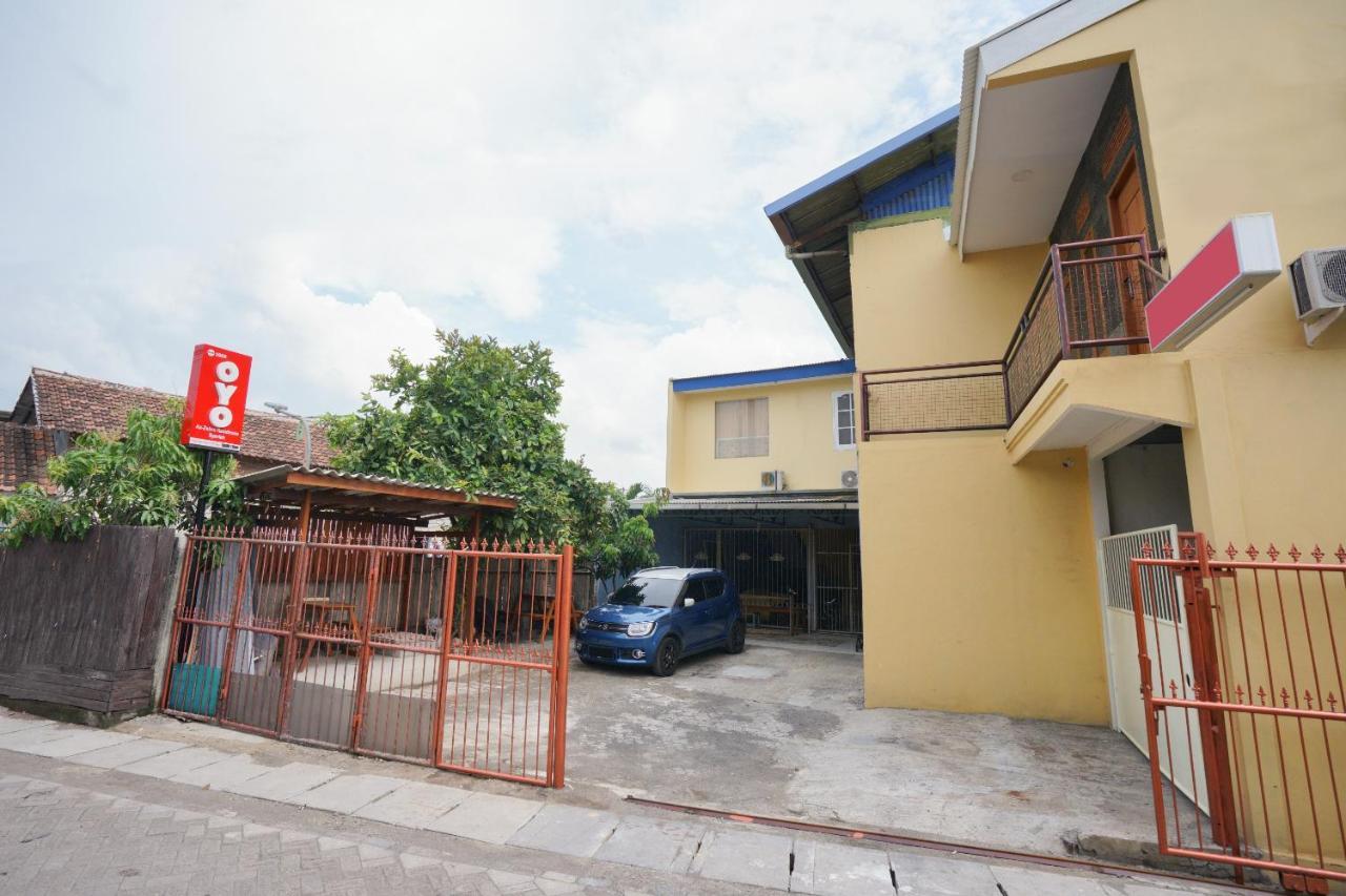 โอโย 2656 อัซ ซาห์รา เรสซิเดนซ์ ชาเรียะห์ Hotel สุราบายา ภายนอก รูปภาพ
