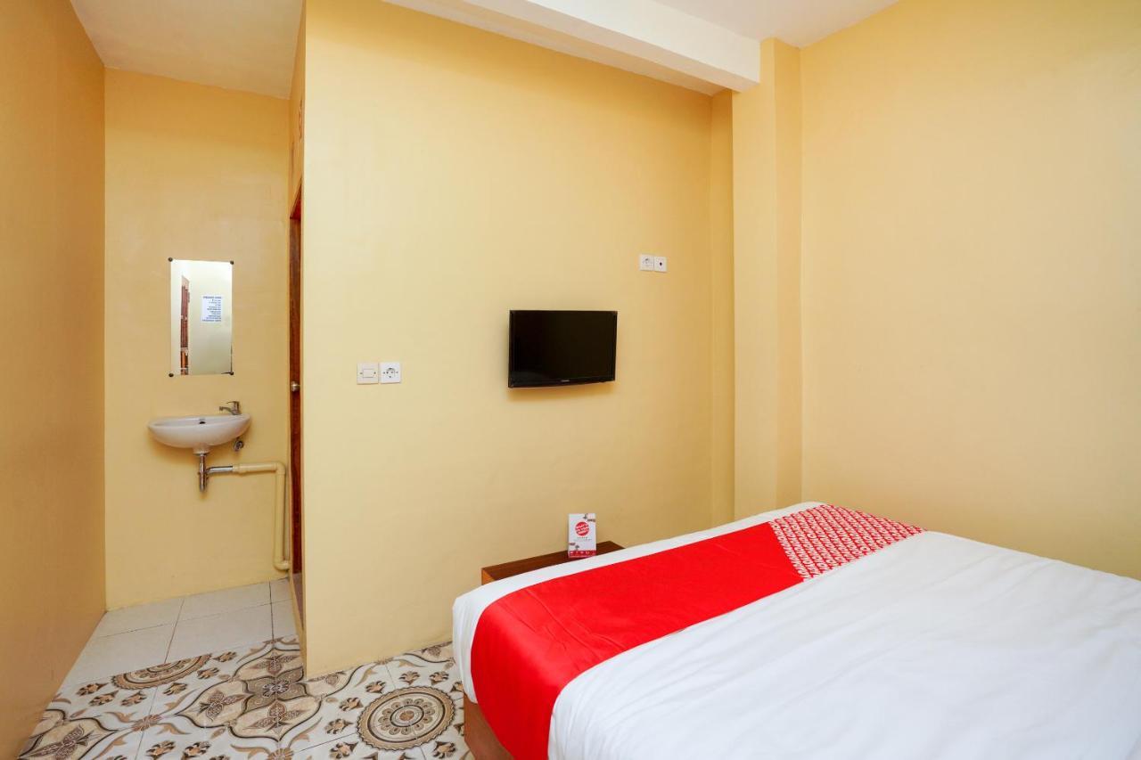 โอโย 2656 อัซ ซาห์รา เรสซิเดนซ์ ชาเรียะห์ Hotel สุราบายา ภายนอก รูปภาพ