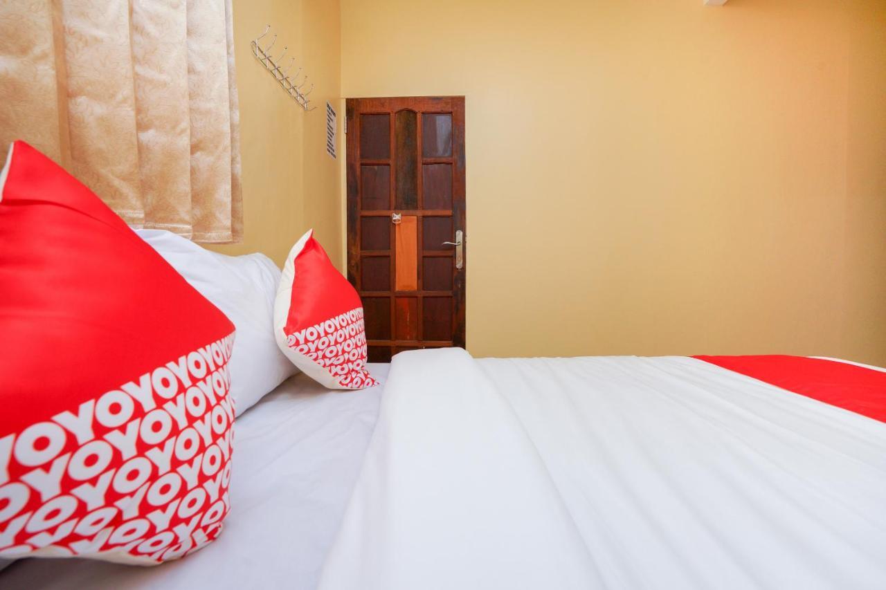 โอโย 2656 อัซ ซาห์รา เรสซิเดนซ์ ชาเรียะห์ Hotel สุราบายา ภายนอก รูปภาพ
