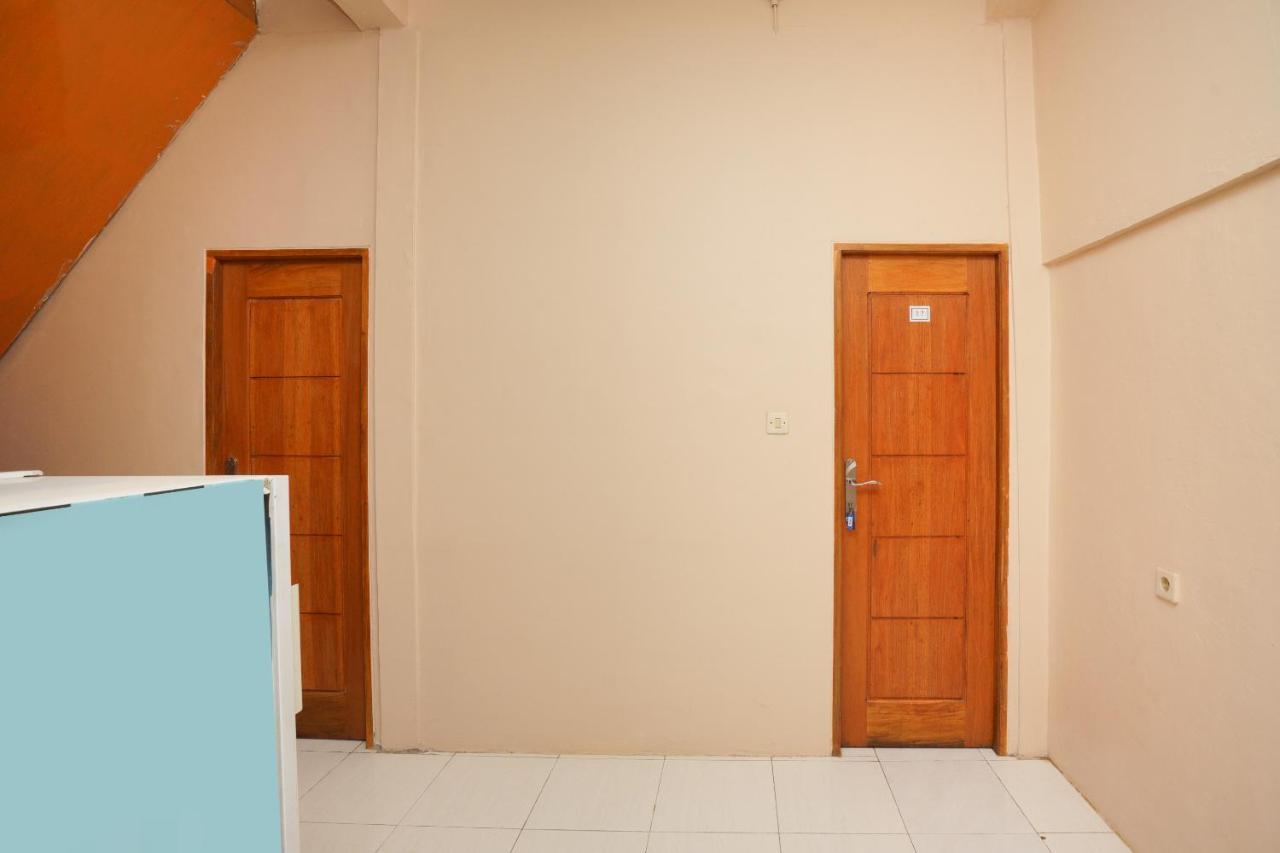 โอโย 2656 อัซ ซาห์รา เรสซิเดนซ์ ชาเรียะห์ Hotel สุราบายา ภายนอก รูปภาพ